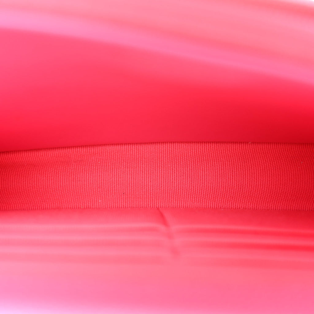 Caviar Quilted Wallet on Chain WOC Fuchsia