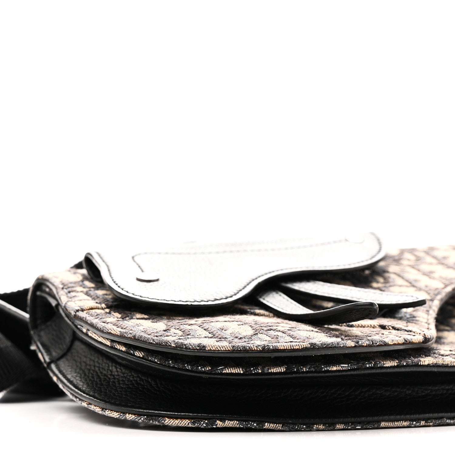 Oblique Saddle Messenger Pouch Beige Black