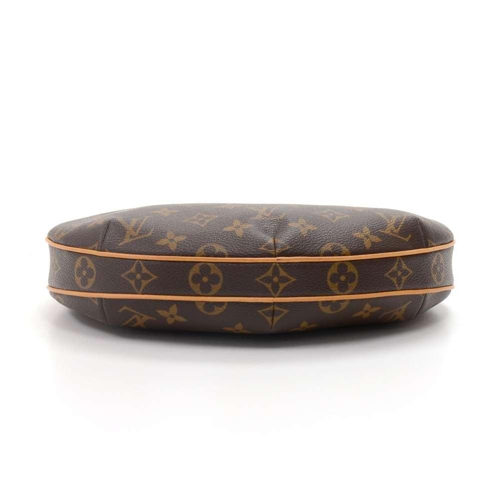 Louis Vuitto Pochette Croissant Monogram Canvas Shoulder Handbag