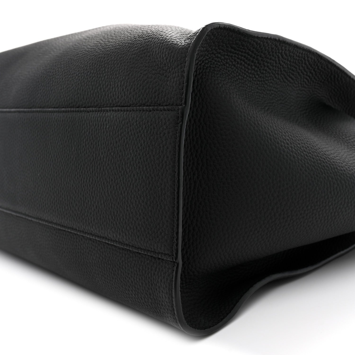 Matte Grained Calfskin Marlo 17 Black