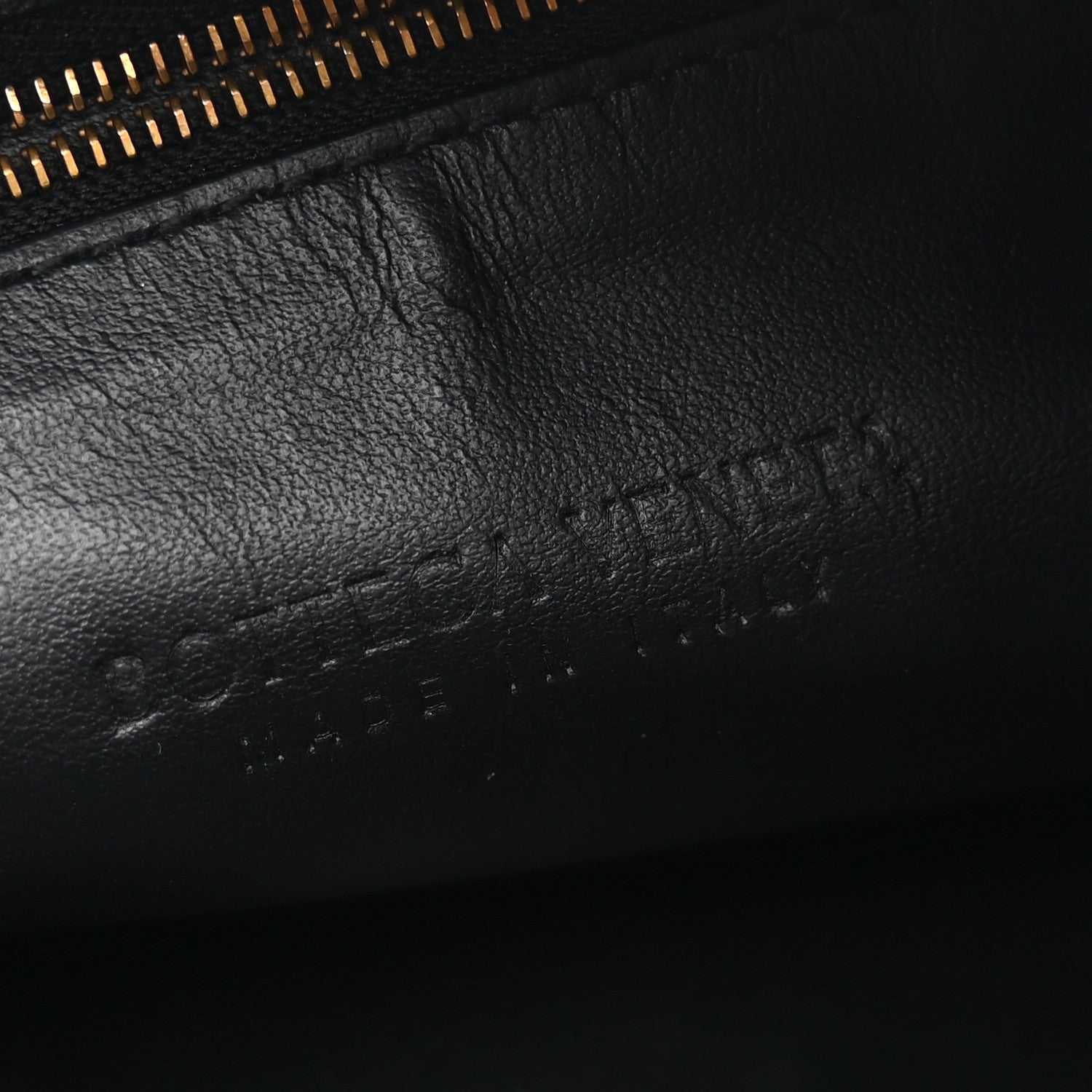 Calfskin Intrecciato Small Hop Black