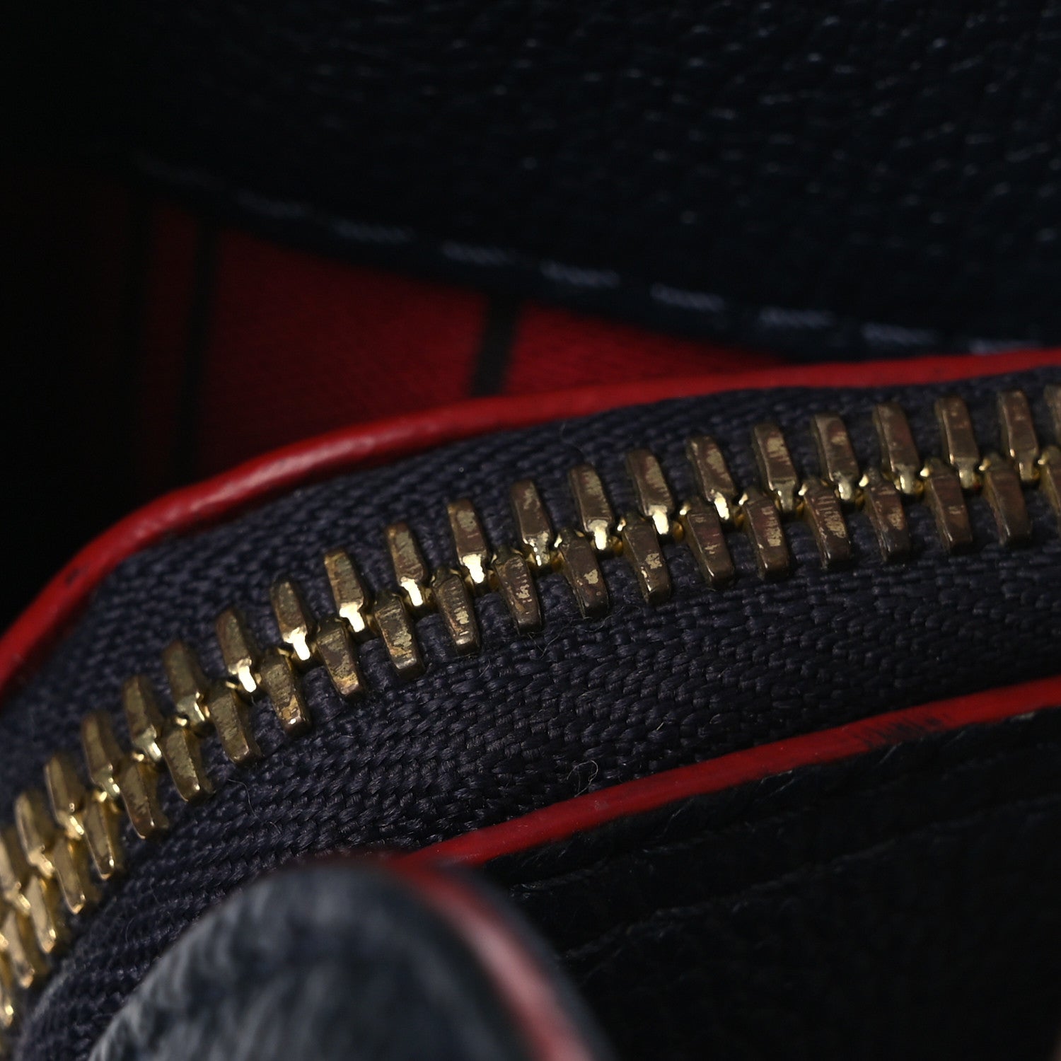 Empreinte Montaigne BB Marine Rouge