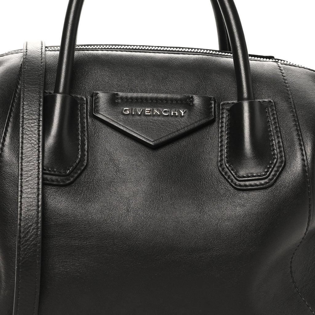 Smooth Calfskin Small Soft Antigona Black