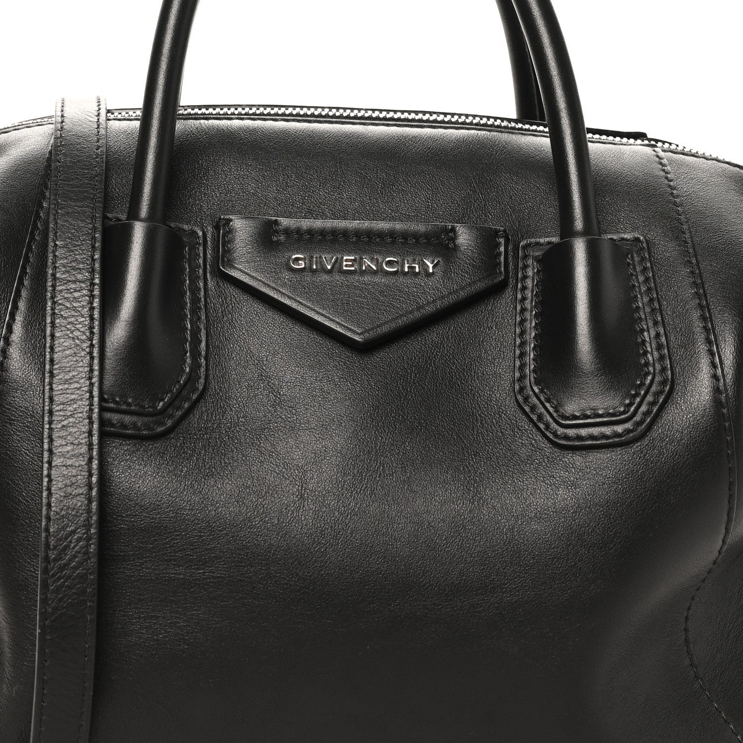 Smooth Calfskin Small Soft Antigona Black