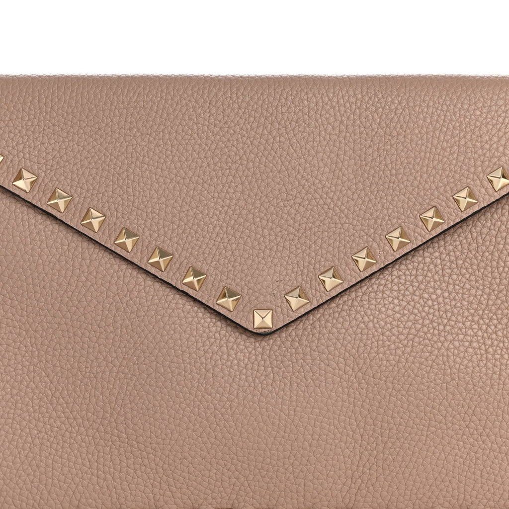 Vitello Medium Rockstud Envelope Flat Wristlet Pouch Poudre