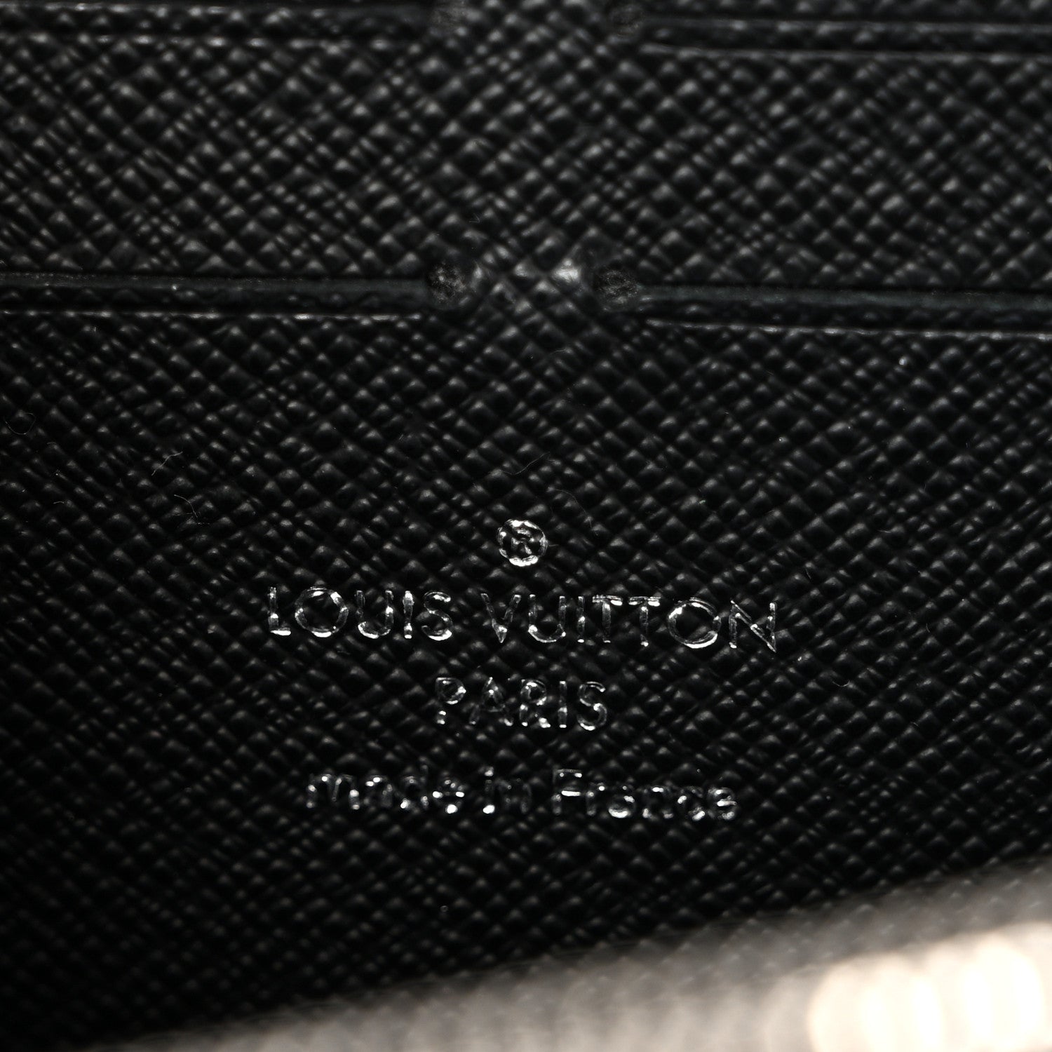 Epi Twist Chain Wallet Black
