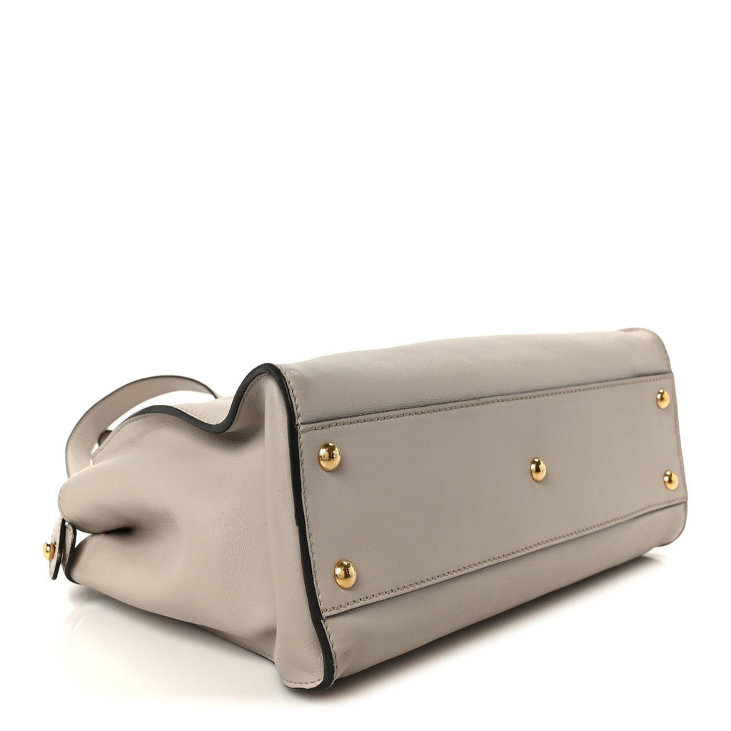 Vitello Seta Shiny Nappa Medium Peekaboo Iconic Satchel Grigio Polvere Magenta
