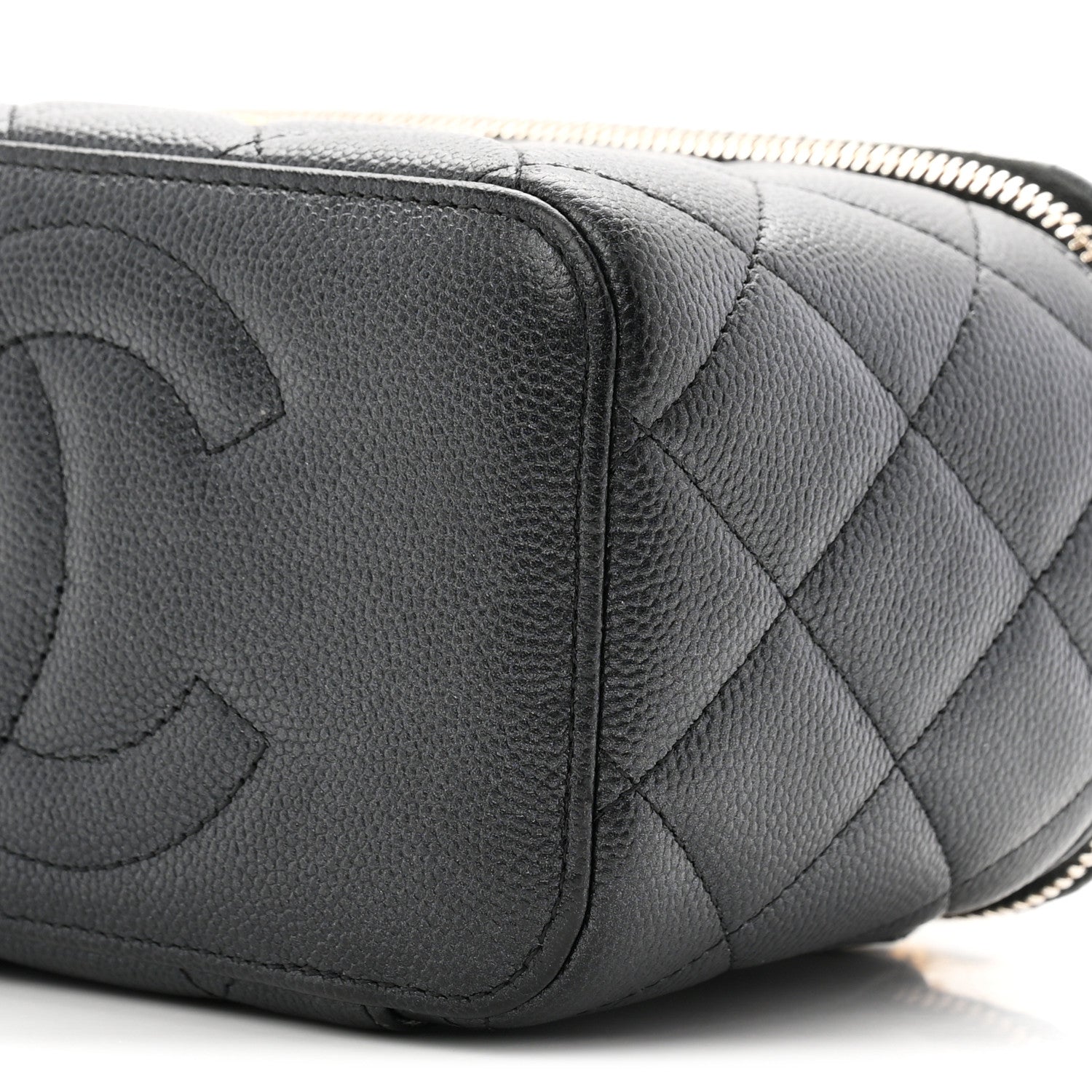 Pearly Caviar Quilted Fit For You Small Vanity Case With Chain Black