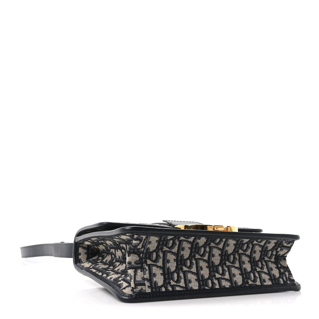 Oblique 30 Montaigne Flap Bag Blue