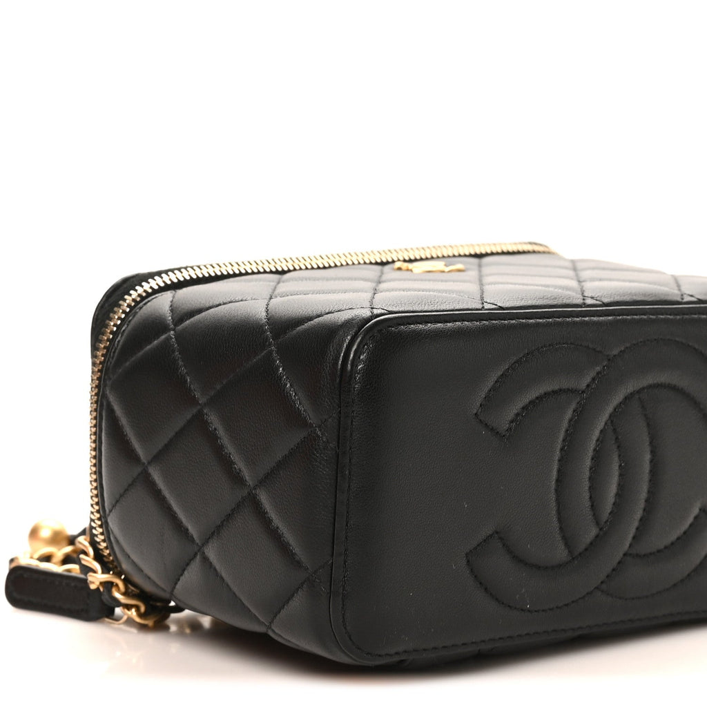 Lambskin Quilted Pearl Crush Small Vanity Case With Chain Black