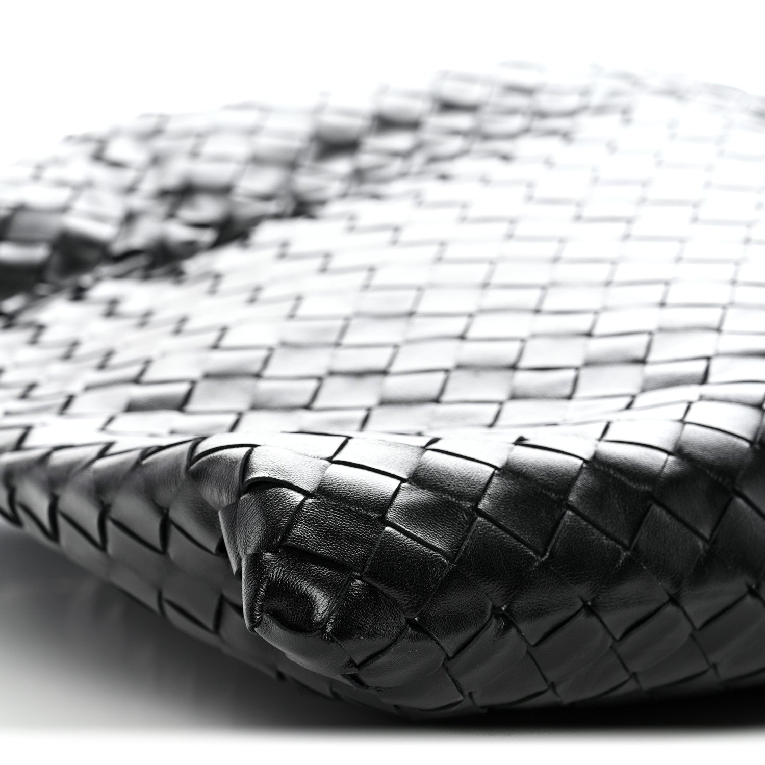 Calfskin Intrecciato Large Hop Black Black