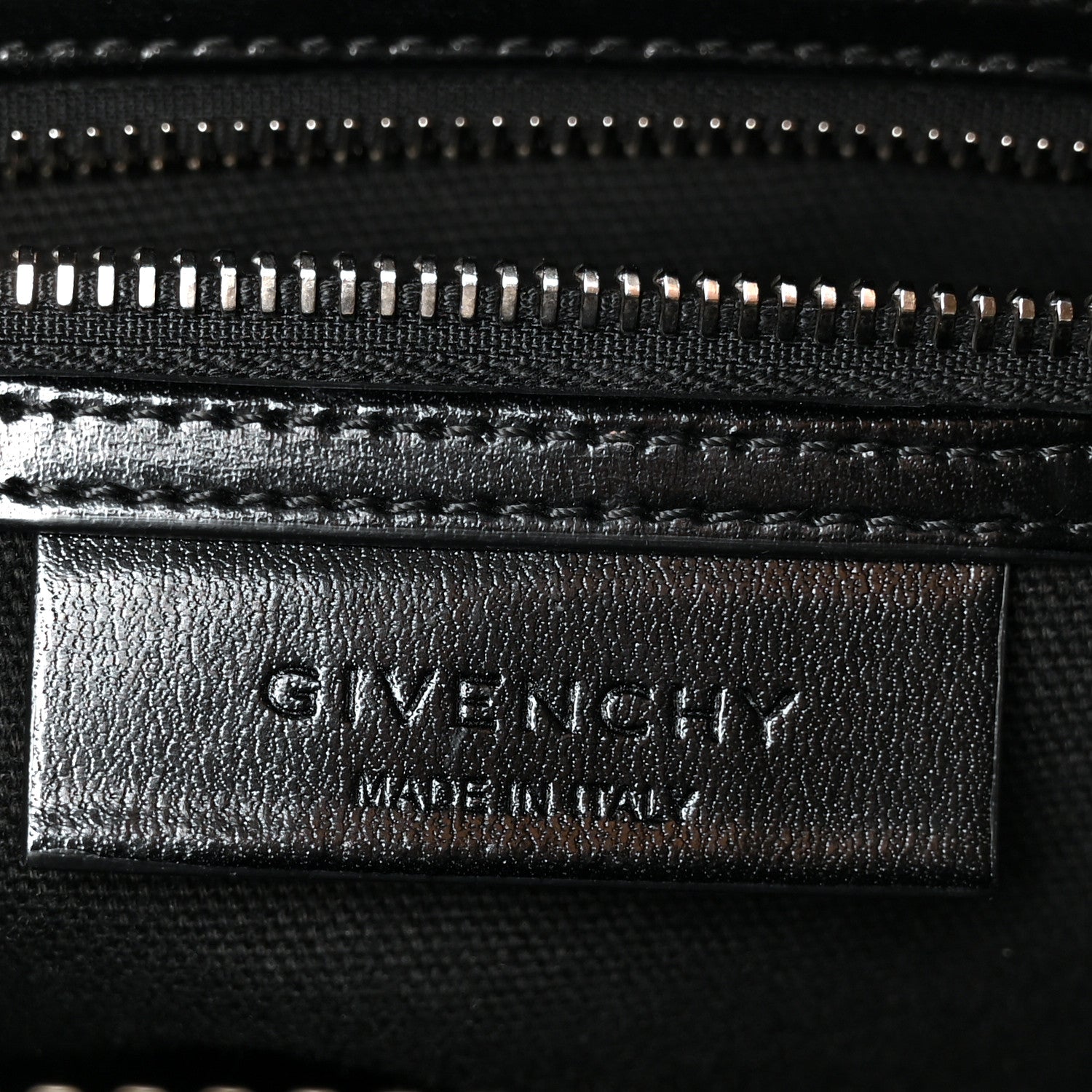 Shiny Lord Calfskin Small Antigona Black