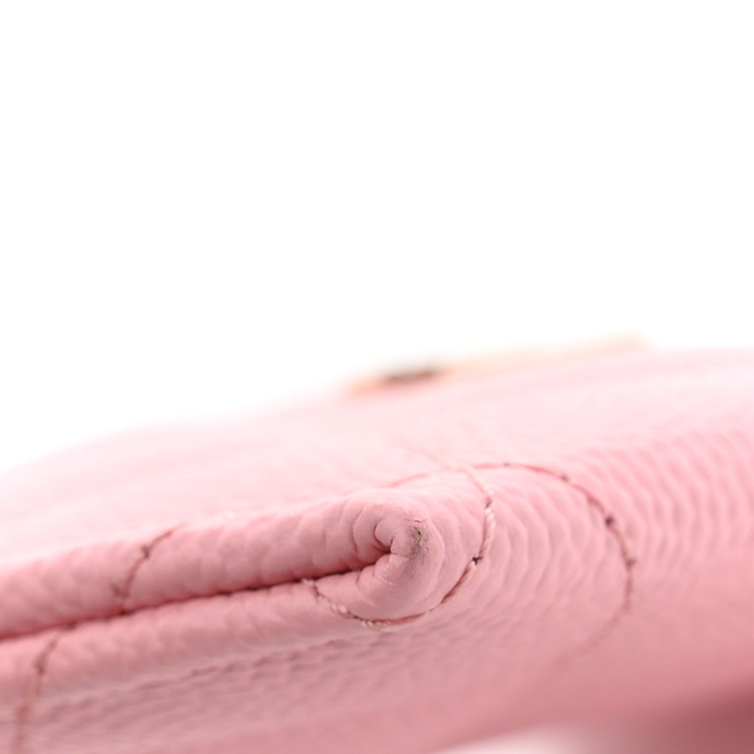 Caviar Quilted Card Holder Pink