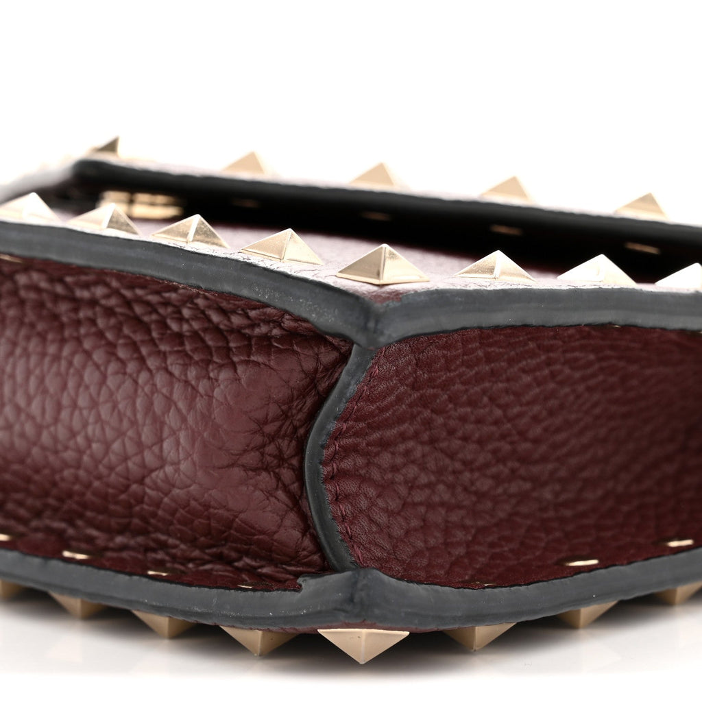 Pebbled Calfskin Rockstud Envelope Wallet on Chain Vinaccia