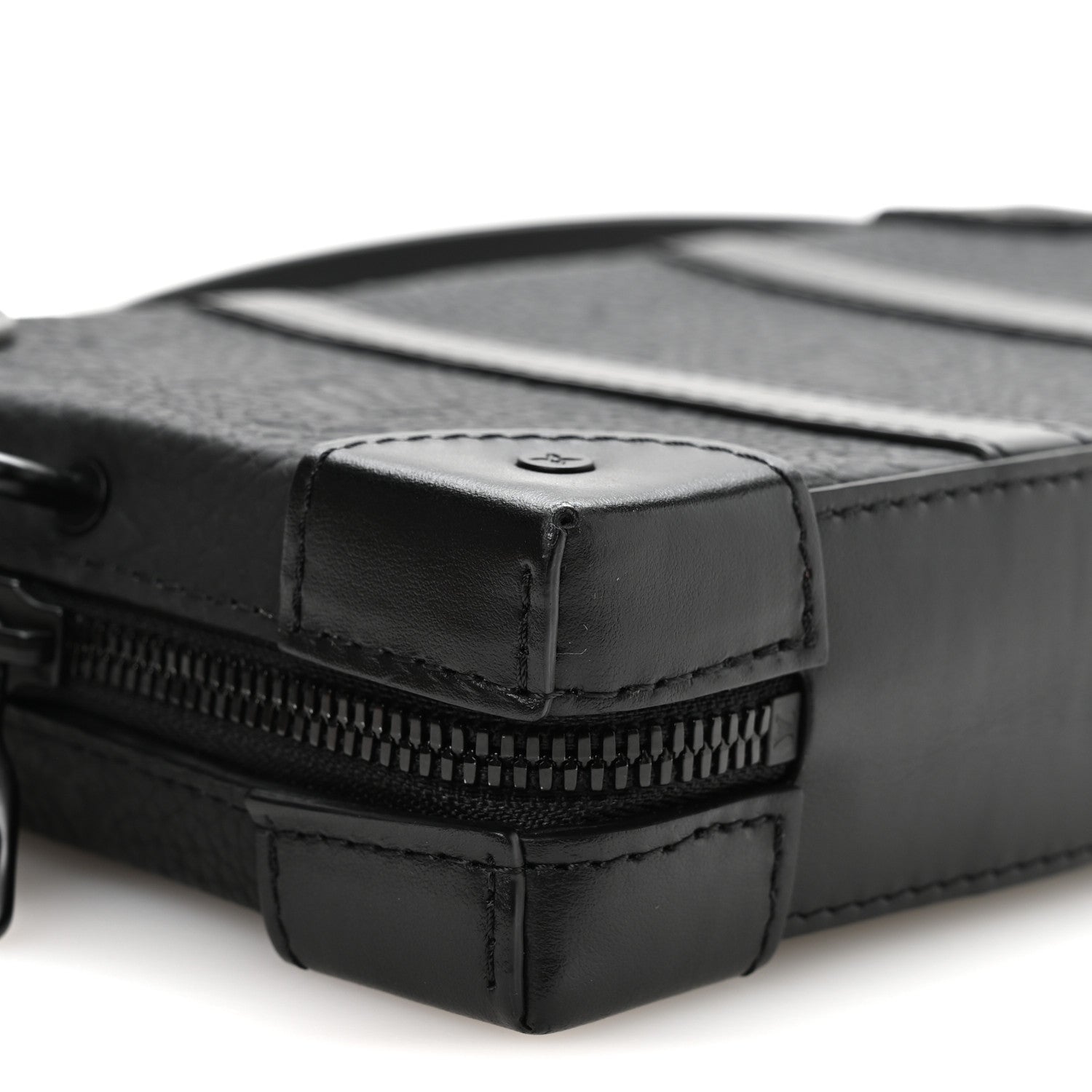 Taurillon Monogram Soft Trunk Wallet Black