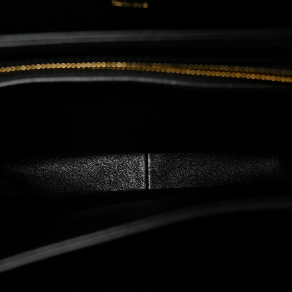 Shiny Calfskin Medium Triomphe Black