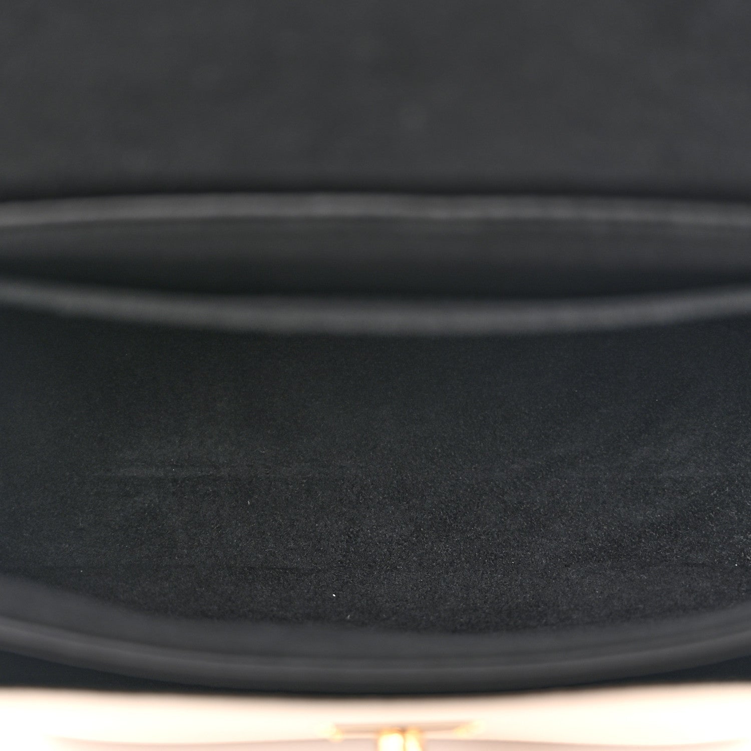 Grained Calfskin Lockme Tender Black