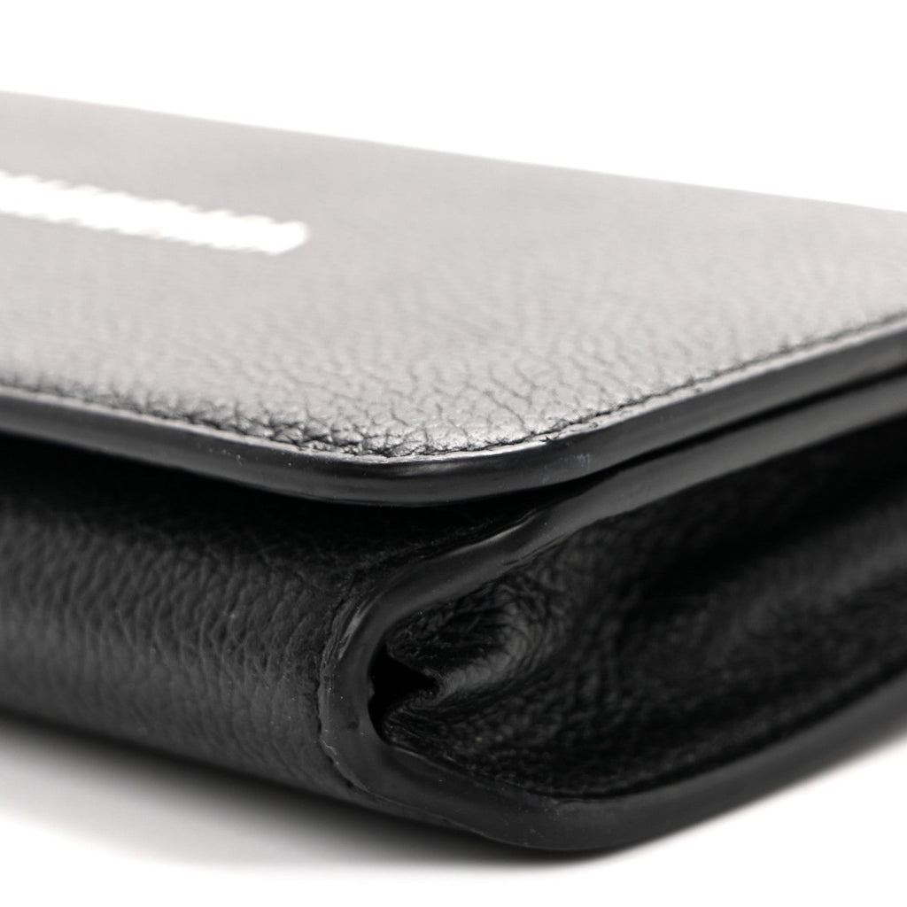 Grained Calfskin Logo Cash Phone Holder Wallet On Chain Black White