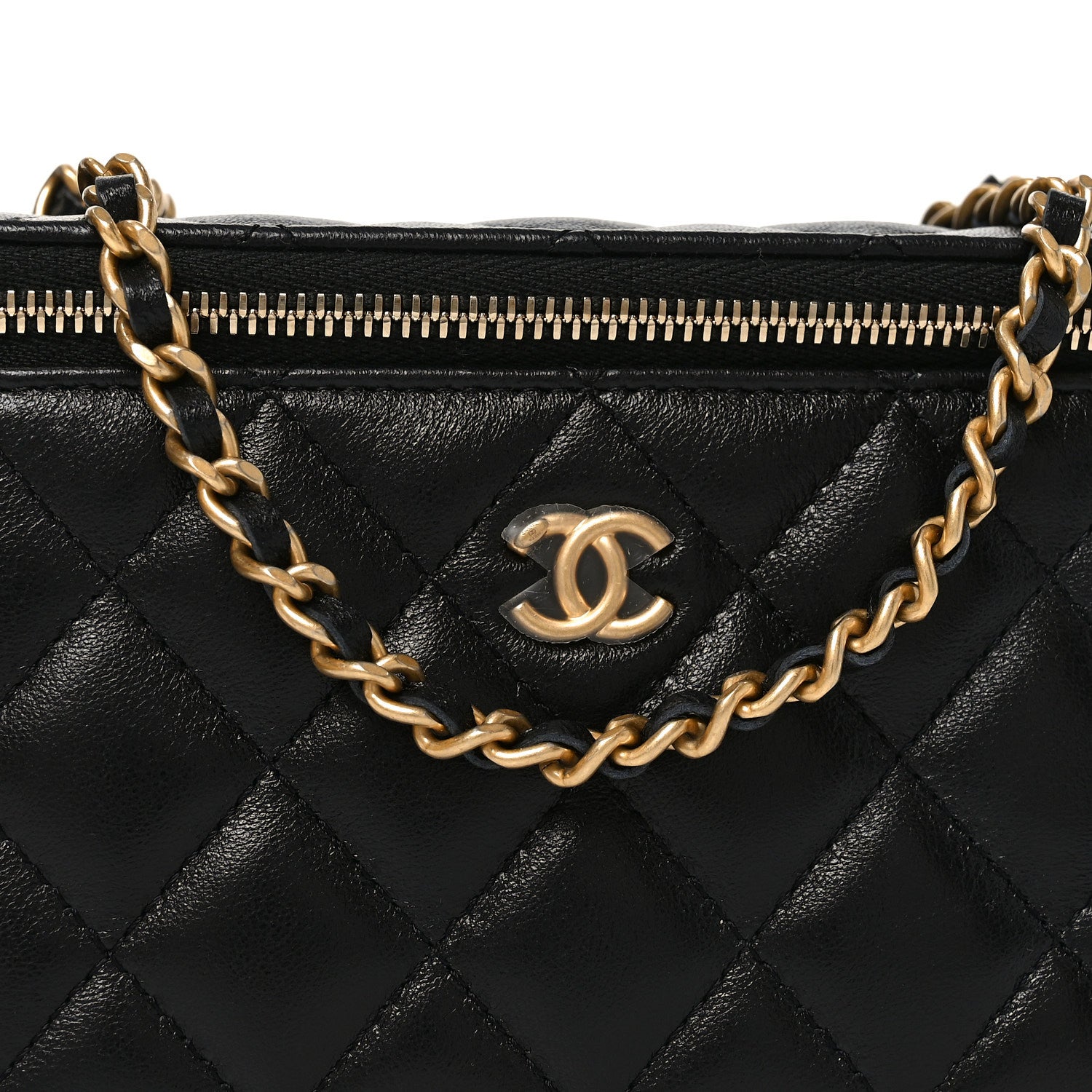 Lambskin Quilted Pearl Crush Small Vanity Case With Chain Black