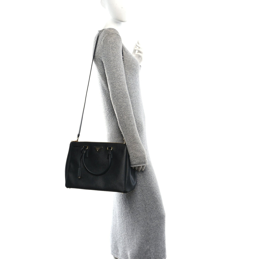 Saffiano Lux Large Galleria Double Zip Tote Black