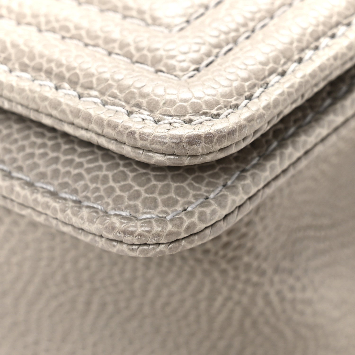 Caviar Quilted Medium Boy Flap Grey