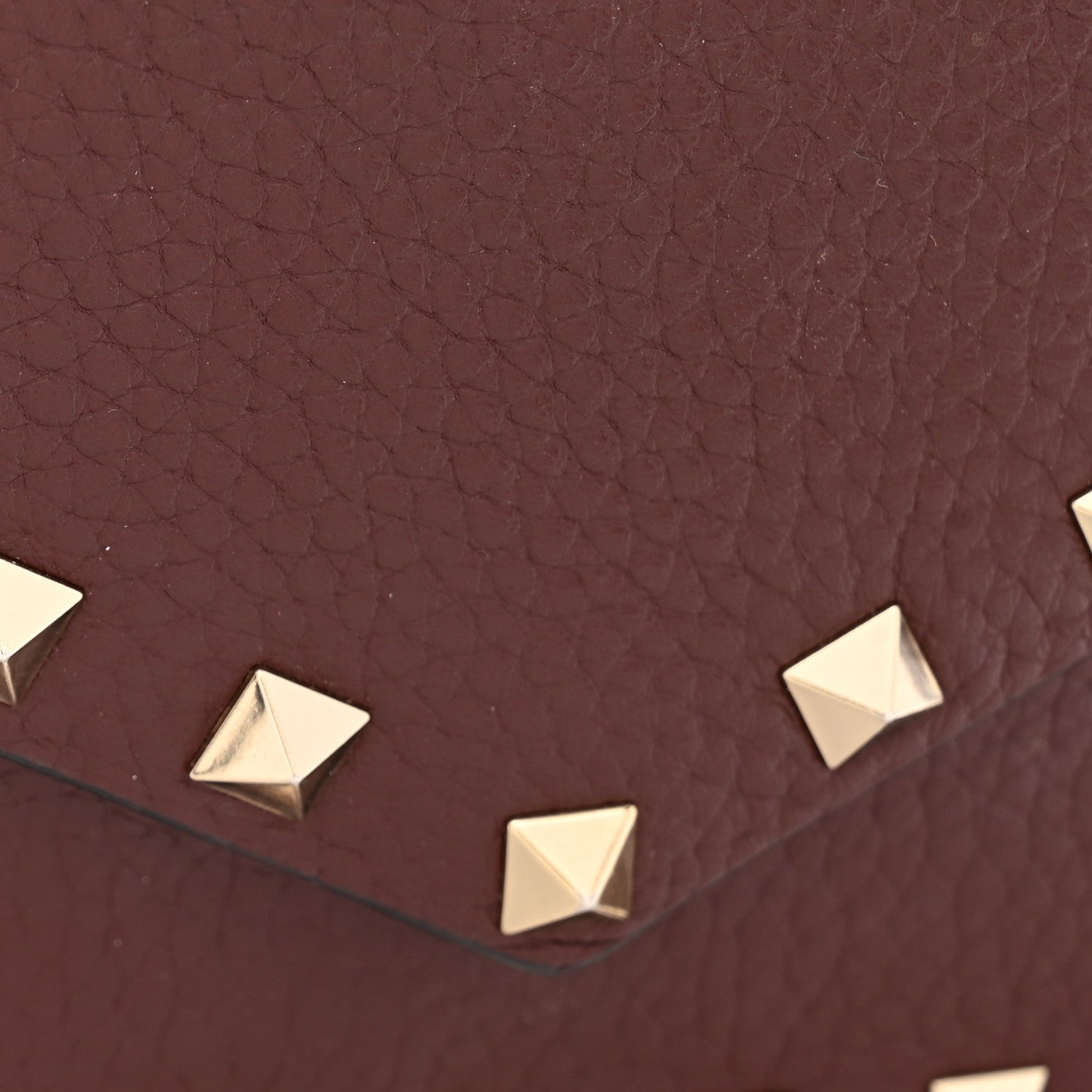Pebbled Calfskin Rockstud Envelope Wallet on Chain Vinaccia