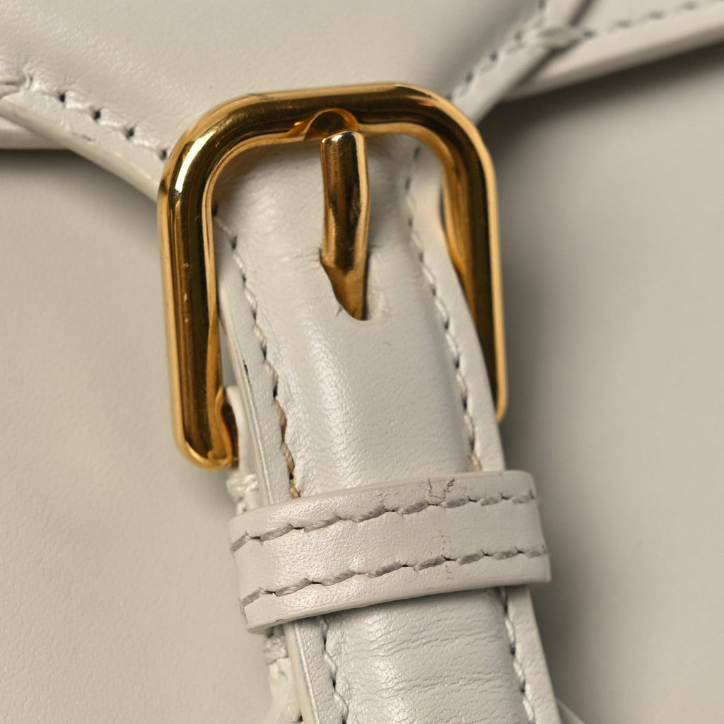 Box Calfskin Medium Bobby Flap Latte