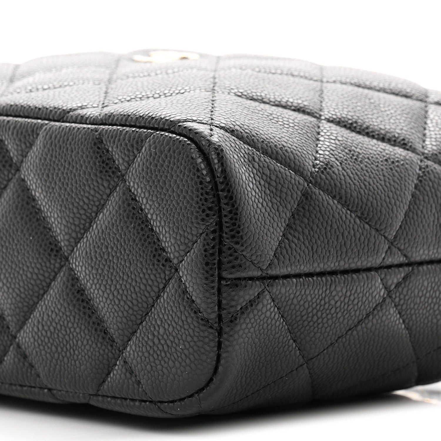 Caviar Quilted Hobo Clutch With Chain Black