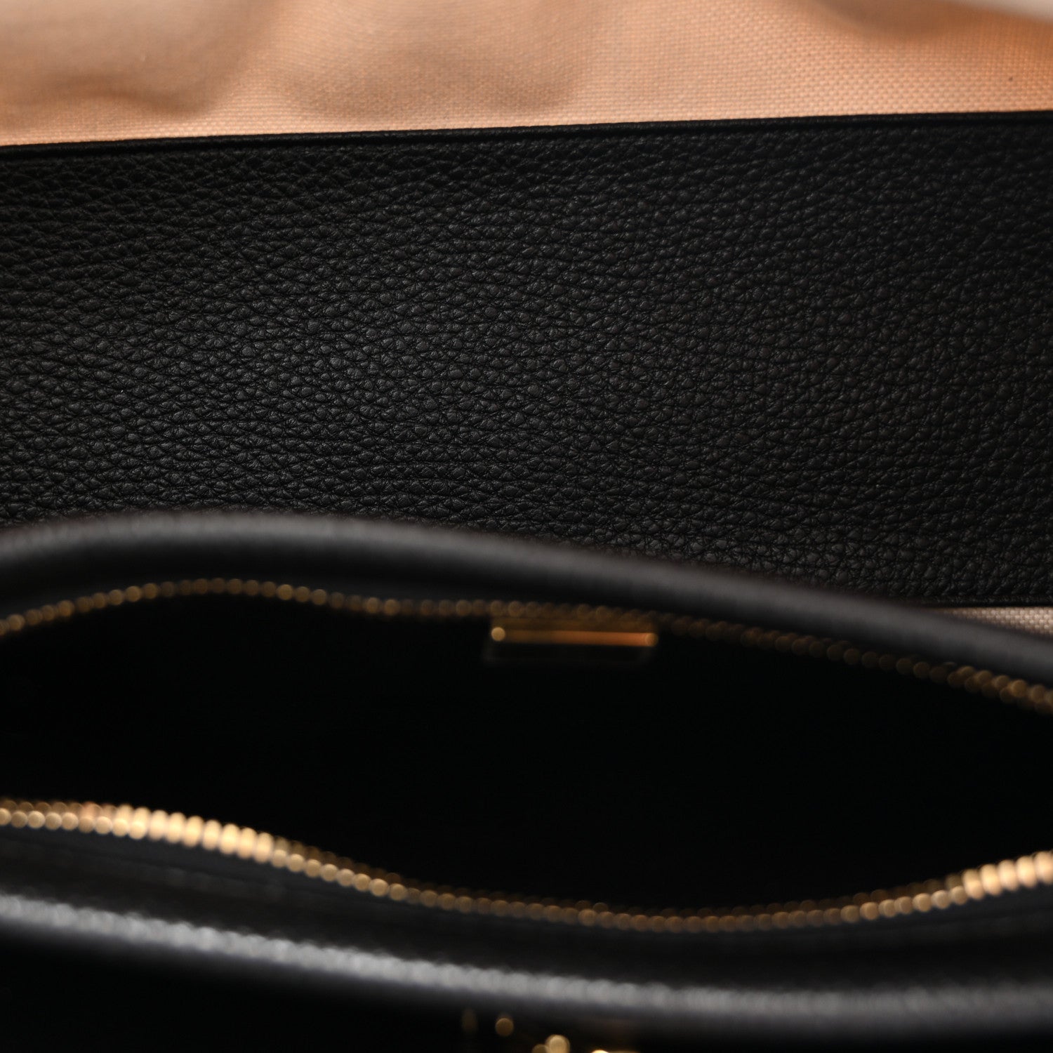 Grained Calfskin Boucle Urban Essentials Small Shopping Bag Ecru Black