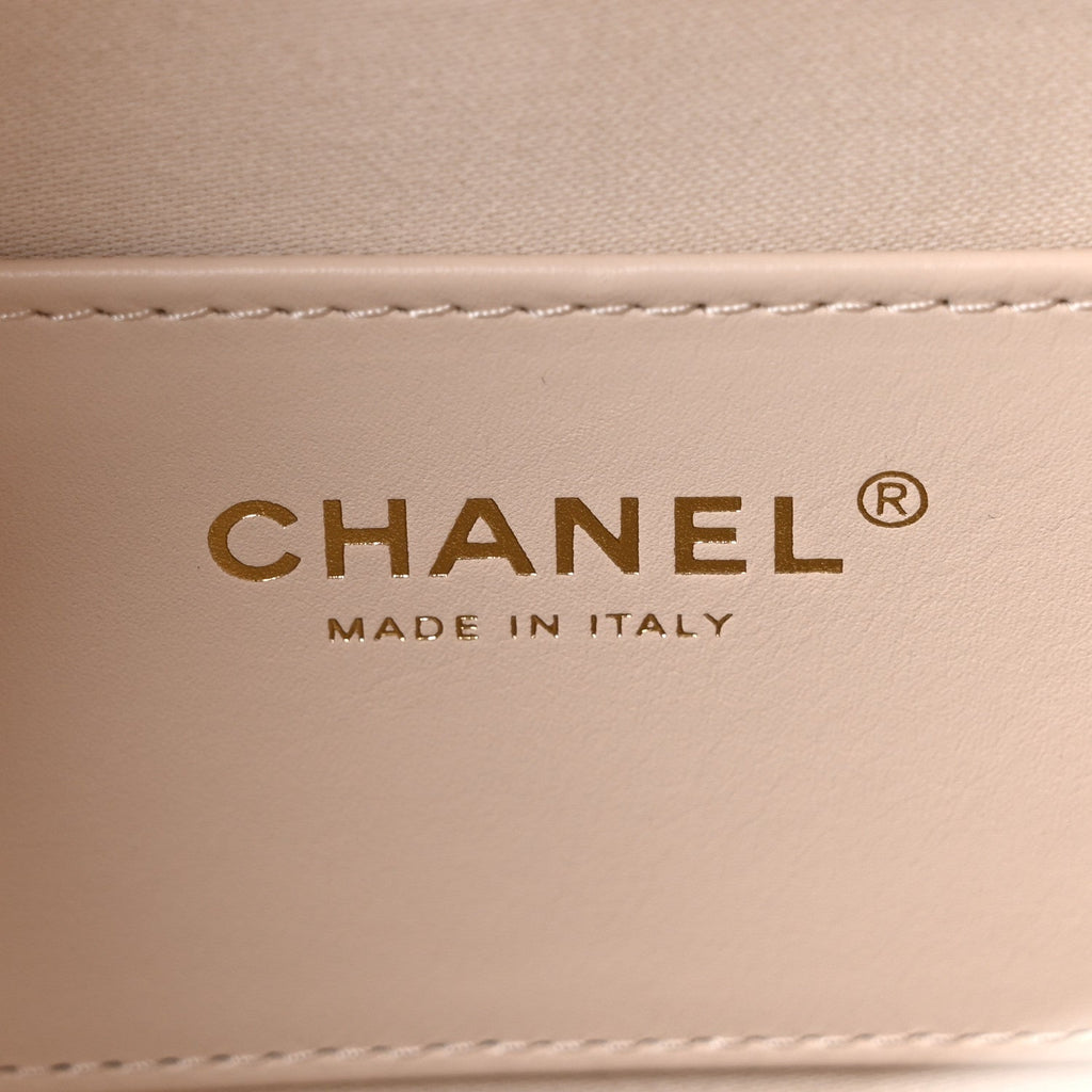 Caviar Quilted Medium Chanel 25 Handbag White