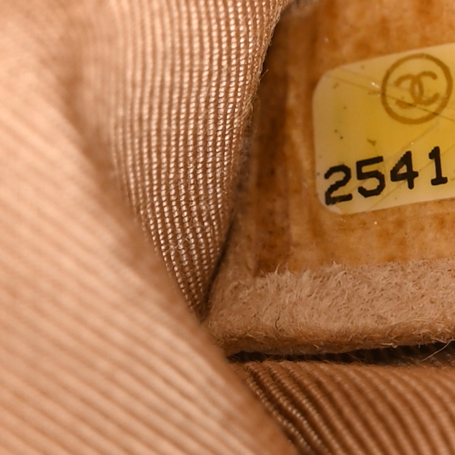 Caviar Quilted Medium Boy Flap Beige