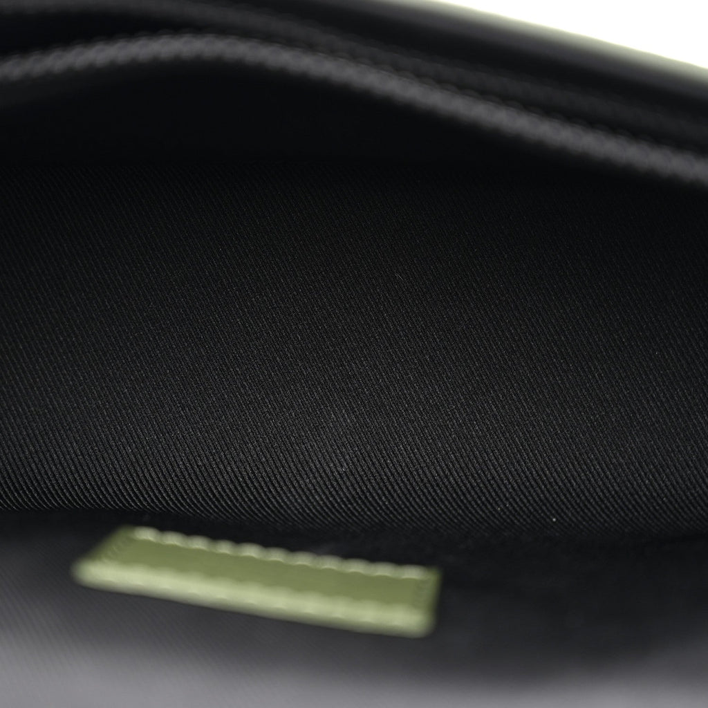 Damoflage Steamer Wearable Wallet Green