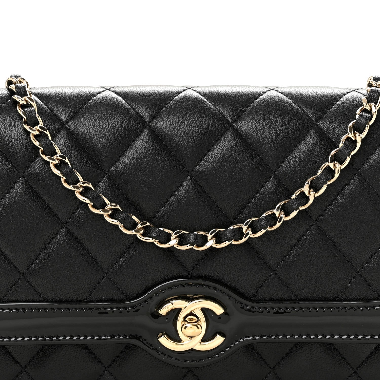 Lambskin Patent Calfskin Quilted Hold The Line CC Wallet On Chain WOC Black