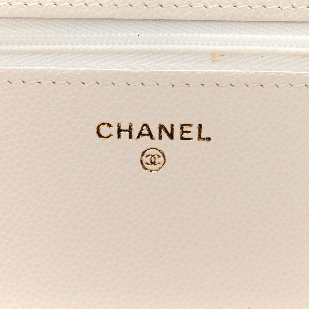 Caviar Quilted Wallet on Chain WOC White