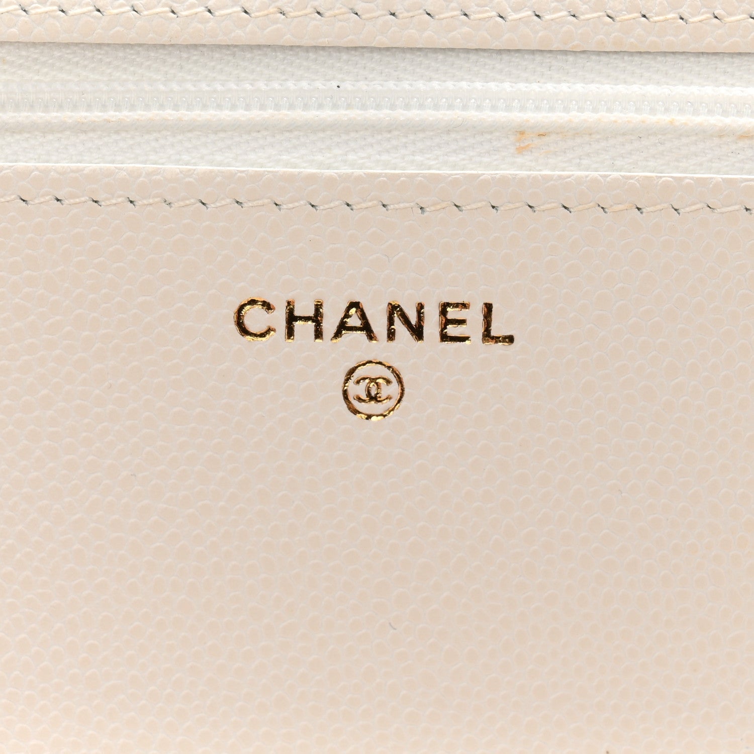 Caviar Quilted Wallet on Chain WOC White