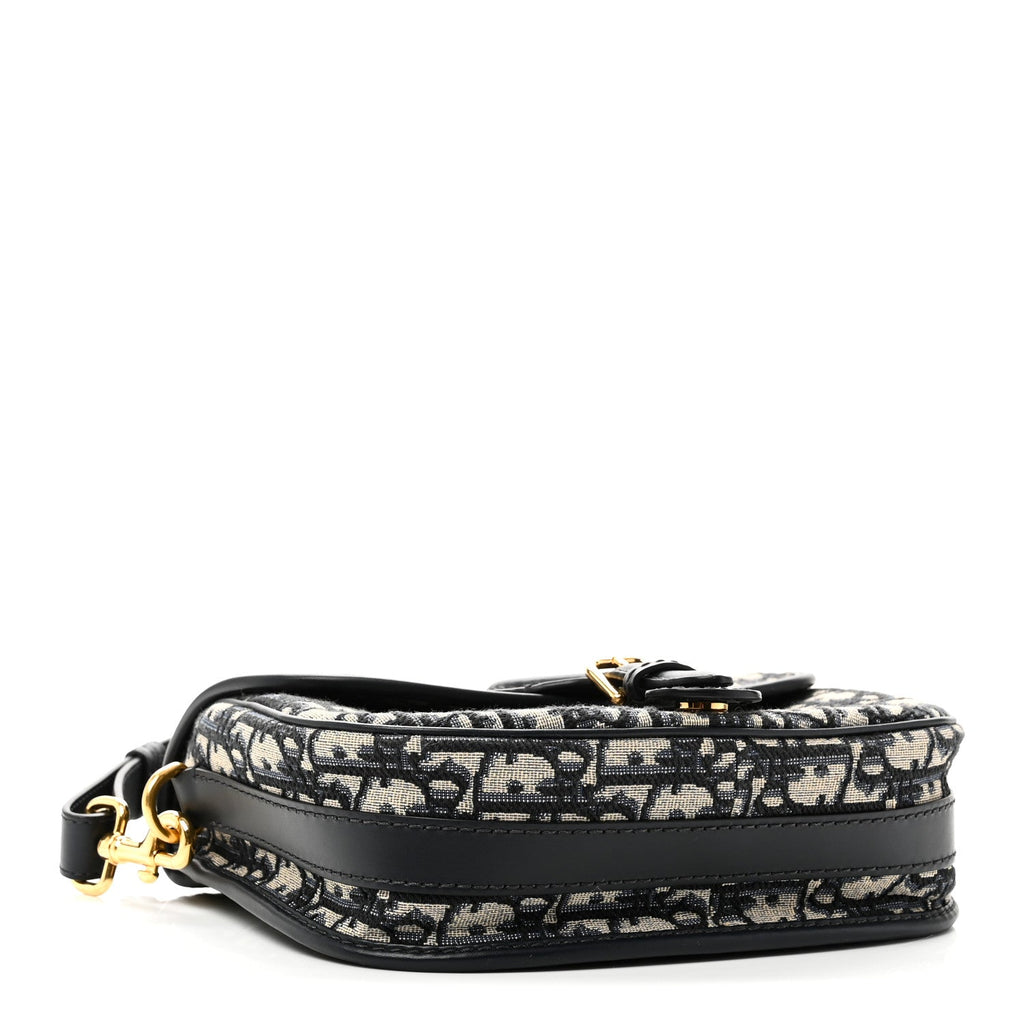 Oblique Medium Bobby Flap Blue