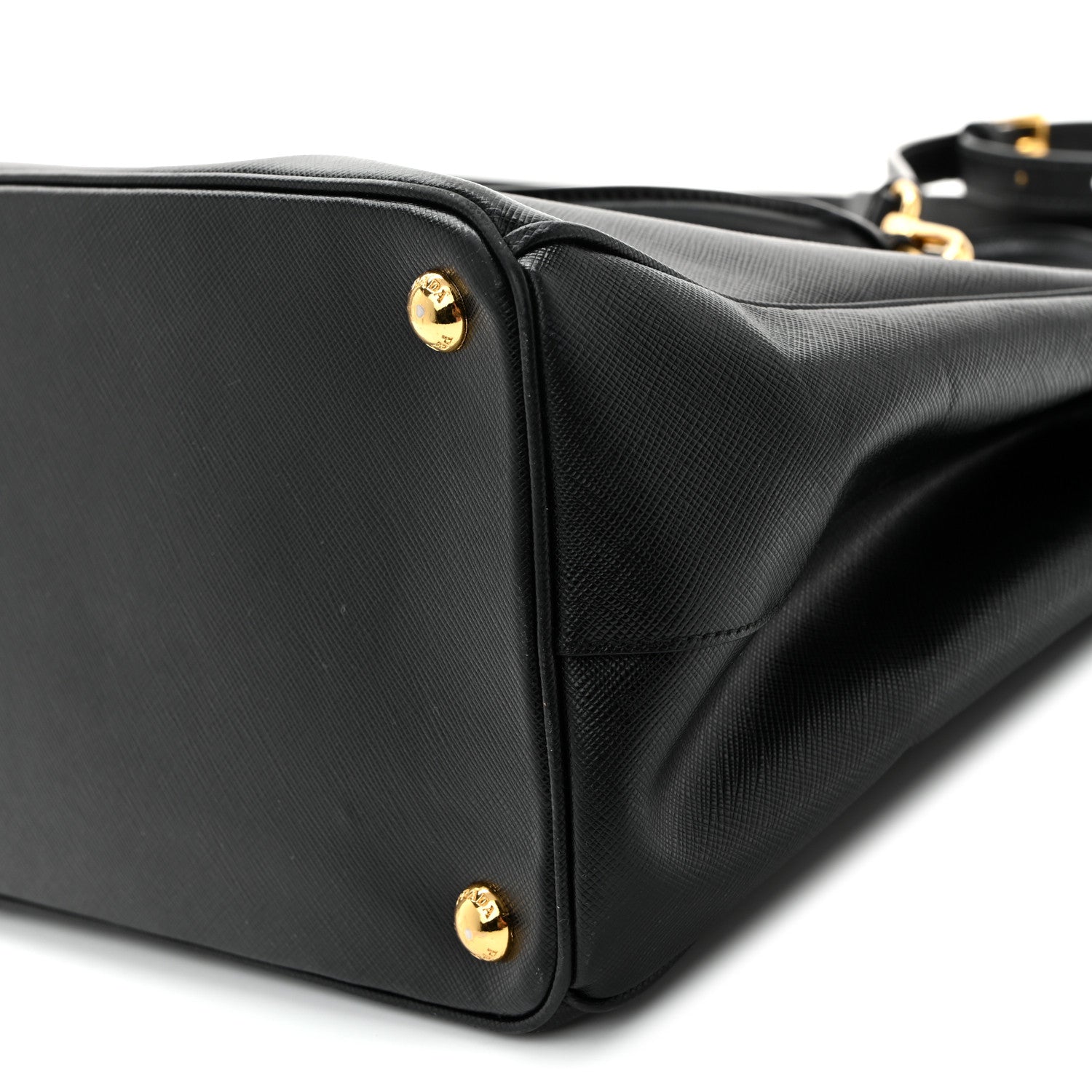 Saffiano Medium Galleria Double Zip Tote Black