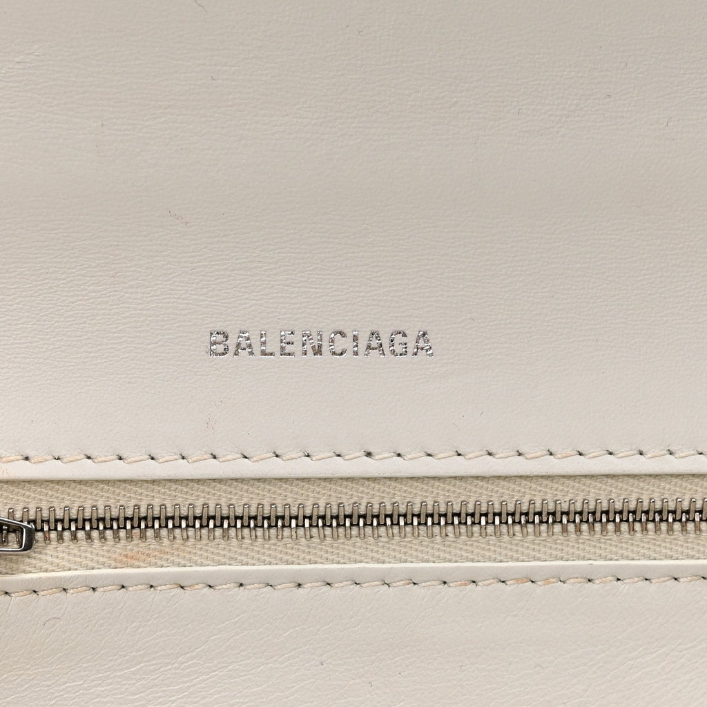 Shiny Box Calfskin Tonal B Hourglass Stretch Top Handle Bag White
