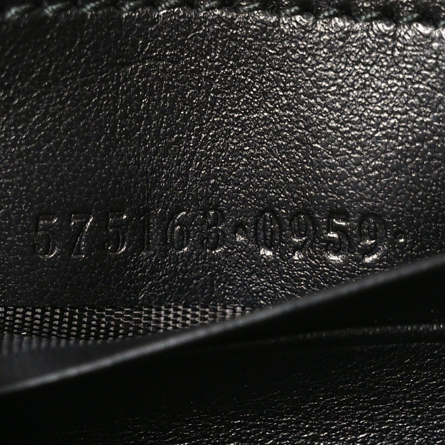 Calfskin Matelasse Mini GG Marmont 2.0 Bucket Bag Black