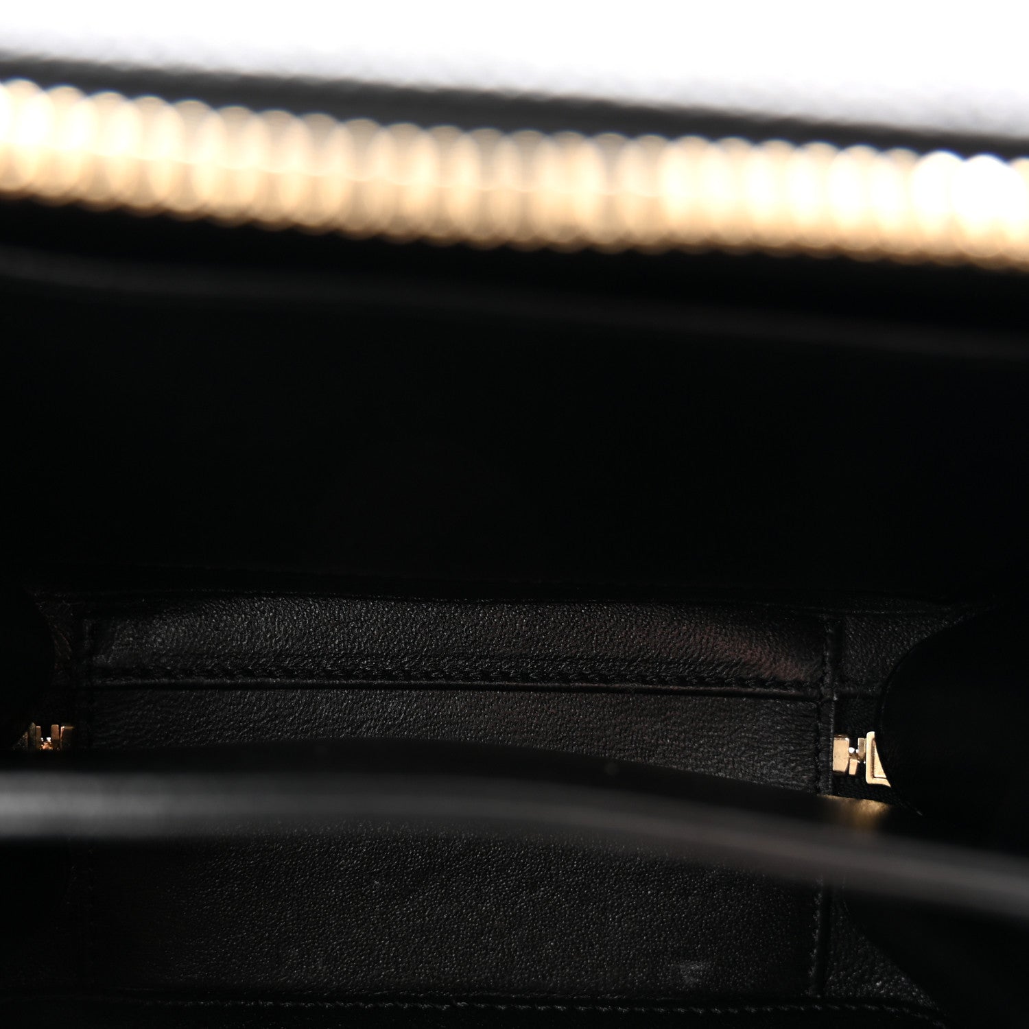 Caviar Quilted Small CC Filigree Vanity Case Black