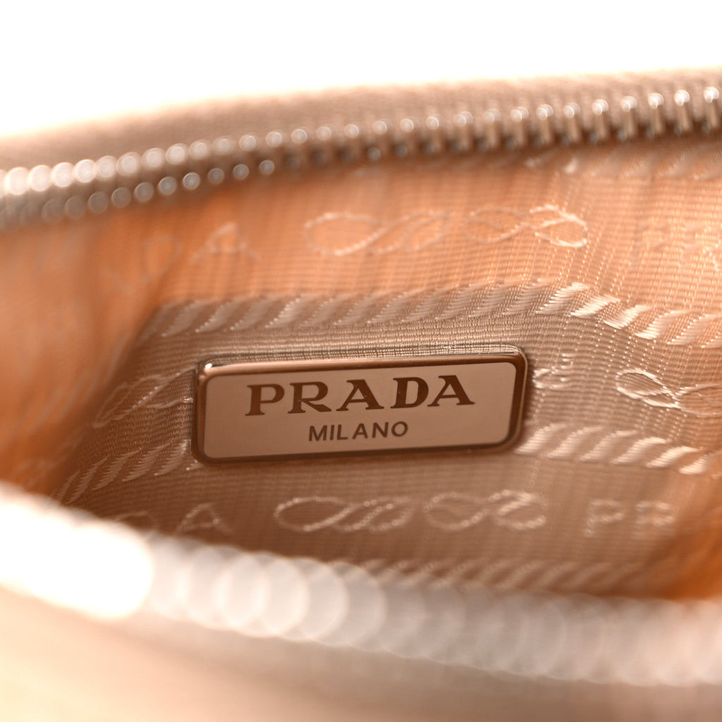 Tessuto Saffiano Re-Edition 2005 Shoulder Bag Cammeo