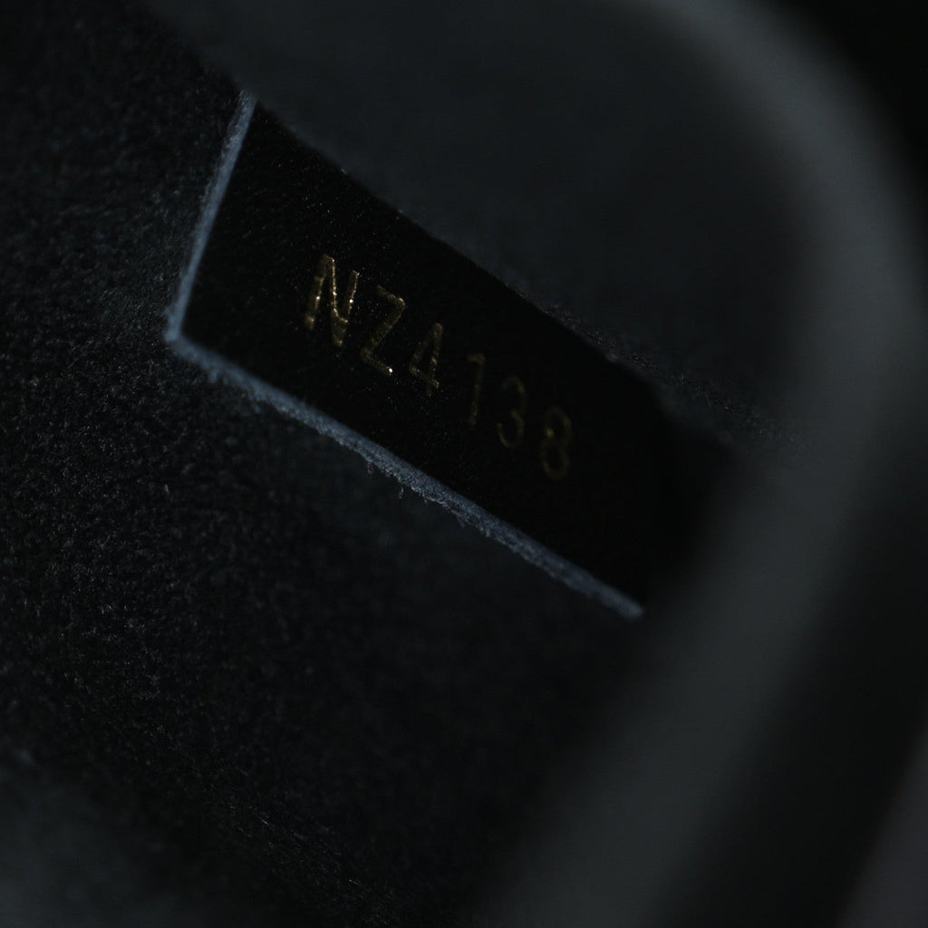 Calfskin Embroidered New Wave Chain MM Black