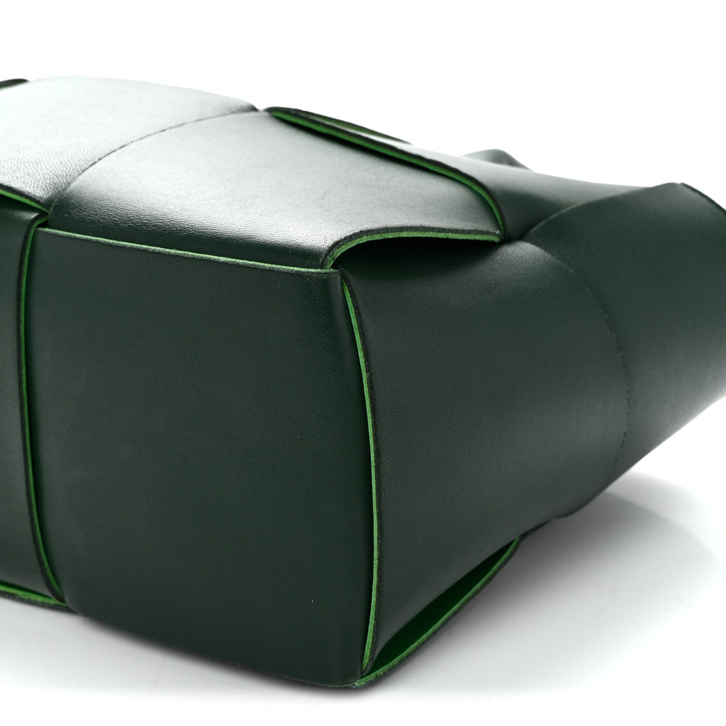 Calfskin Maxi Intrecciato Medium Arco Tote Raintree