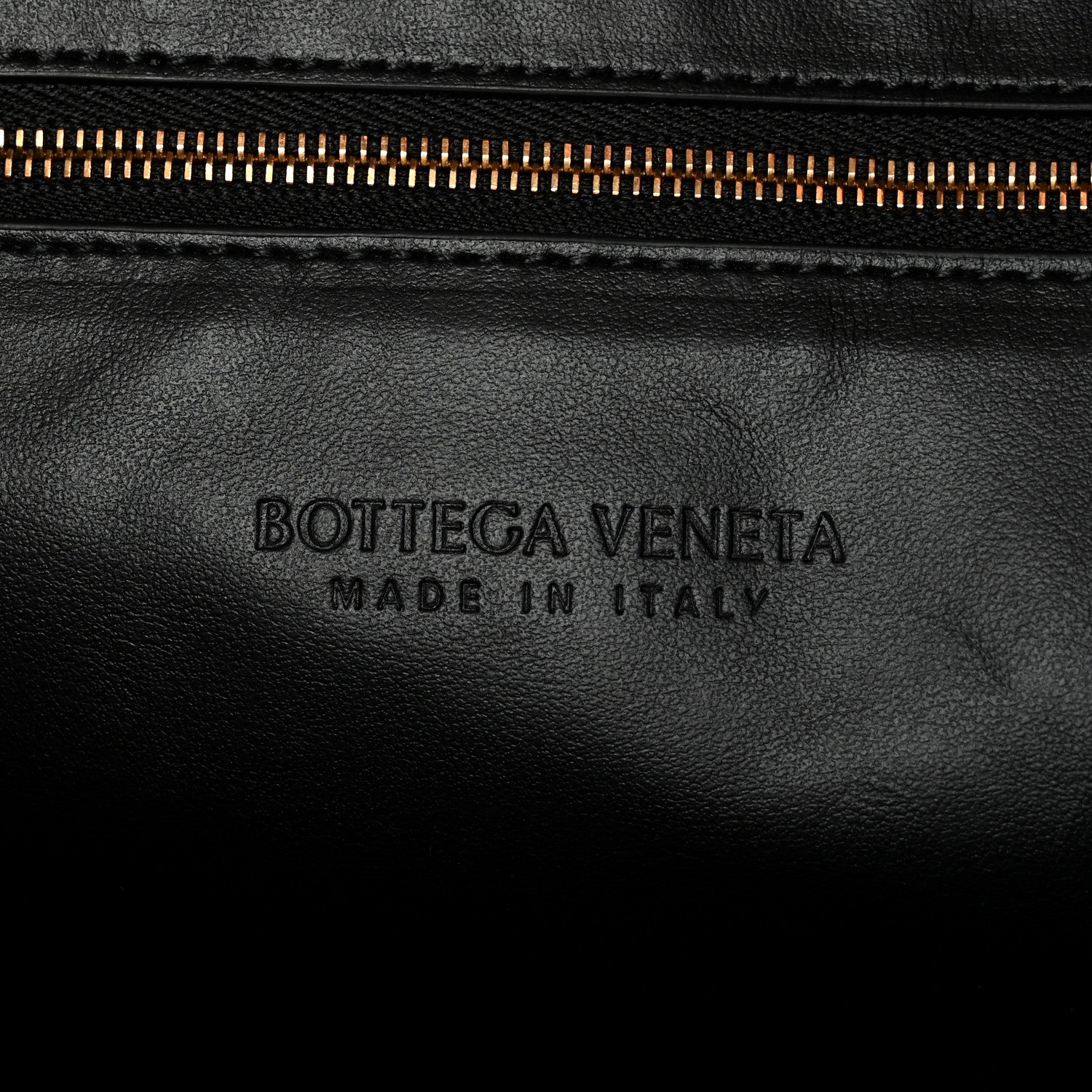 Calfskin Intrecciato Large Hop Black Black