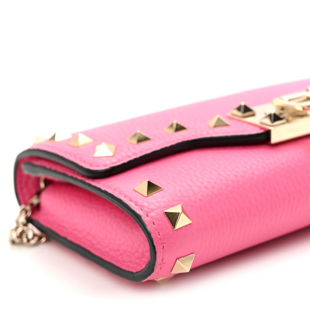 Pebbled Calfskin Rockstud Flip Lock Wallet On Chain Feminine Pink