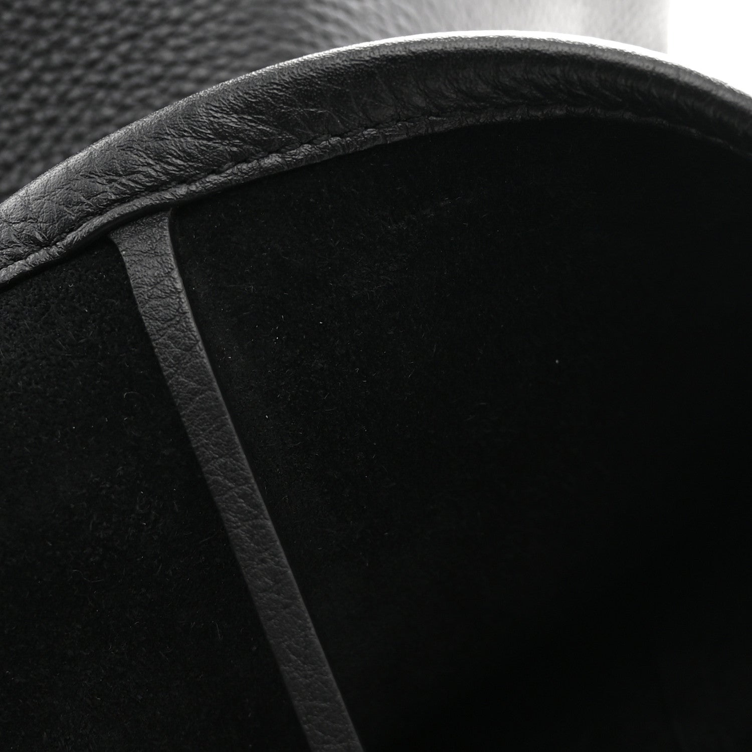 Grained Calfskin Medium N/S Park Black