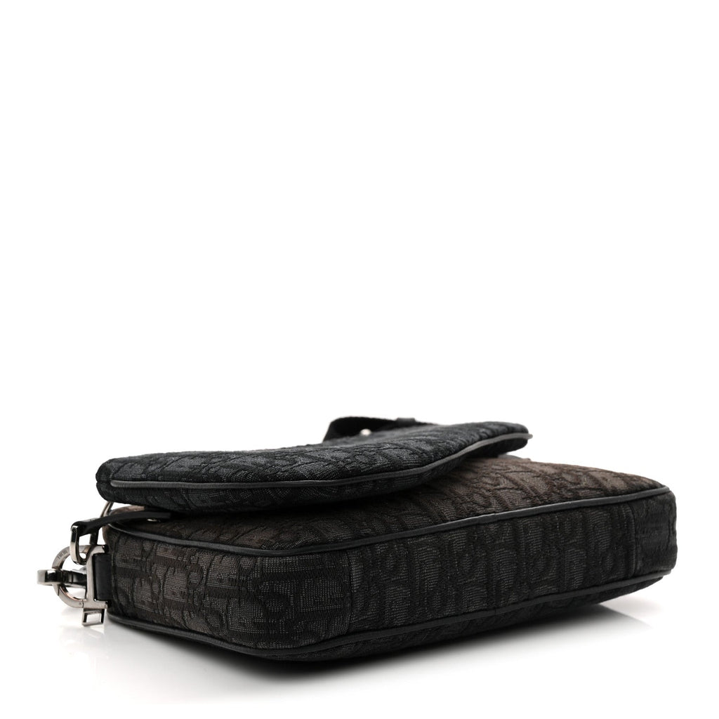 Oblique Saddle Triple Pouch Black