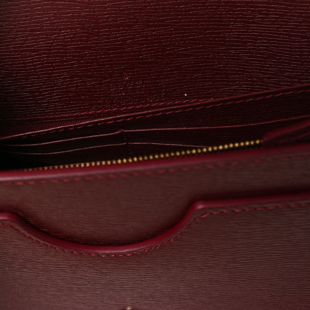 Textured Calfskin Script Logo Wallet On Chain Rosso Ancora