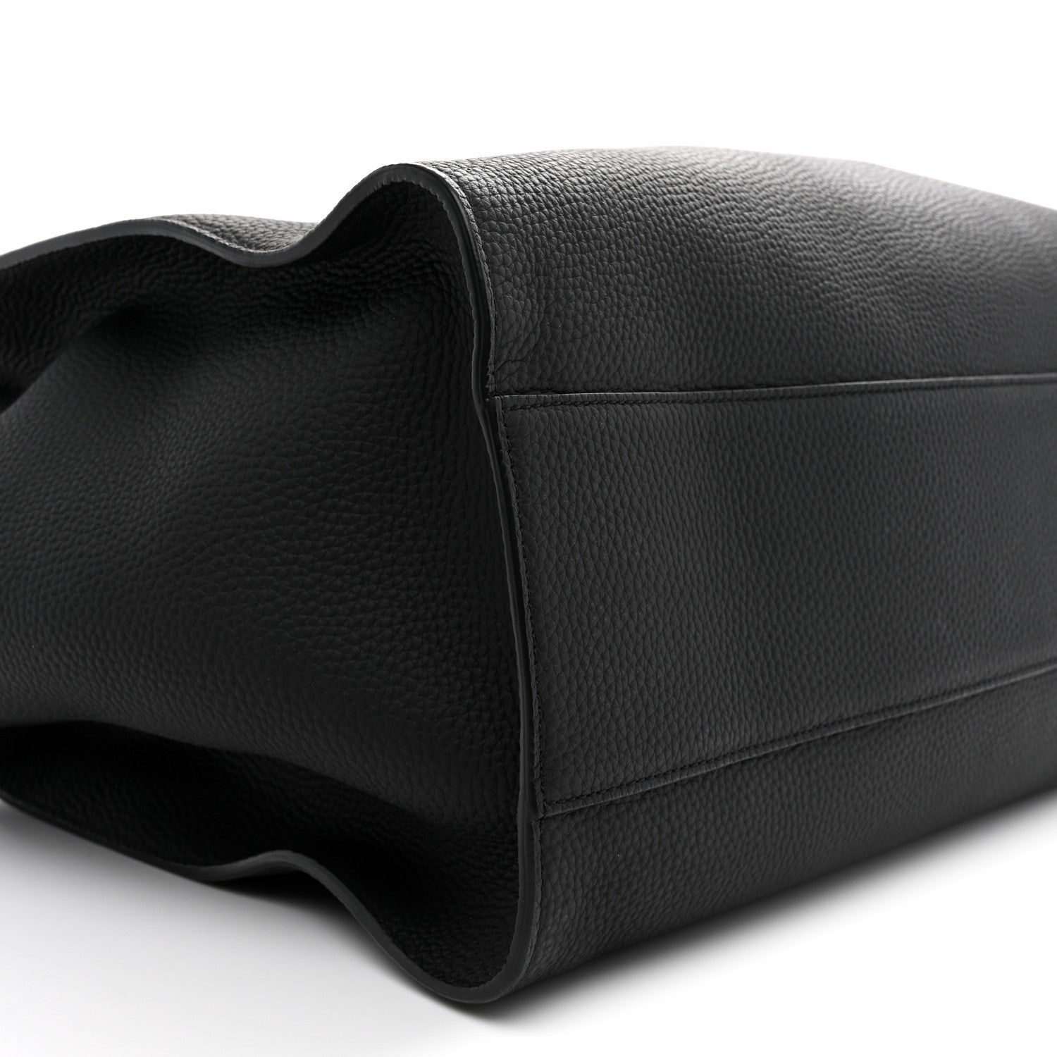 Matte Grained Calfskin Marlo 17 Black