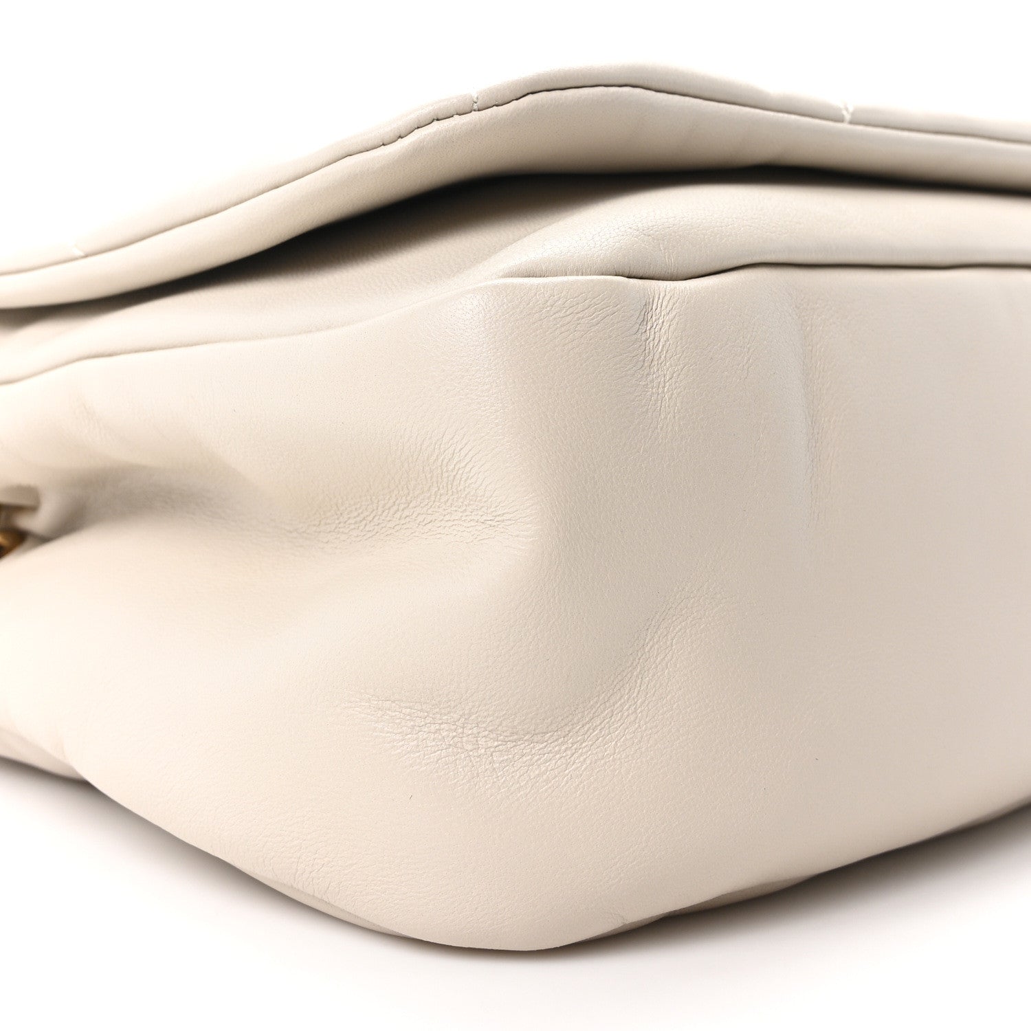 Lambskin Matelasse Monogram Medium Jamie 4.3 Crema Soft